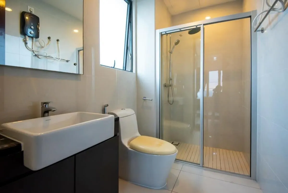 Chic 3Br In Danga Bay With Water Views & Parking Apartment Johor Bahru