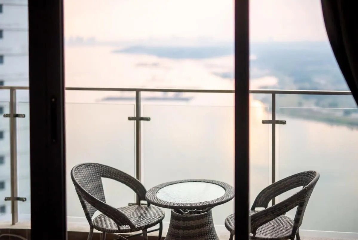 Chic 3Br In Danga Bay With Water Views & Parking Apartment Johor Bahru